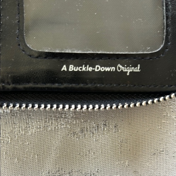 Buckle-Down Black and red Wallet - Picture 2 of 10